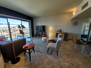 TV, stereo - Viewtastic!! (Phoenix)