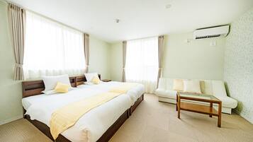 Studio (with Sofa Bed) | Zimmersafe, Schreibtisch, laptopgeeigneter Arbeitsplatz