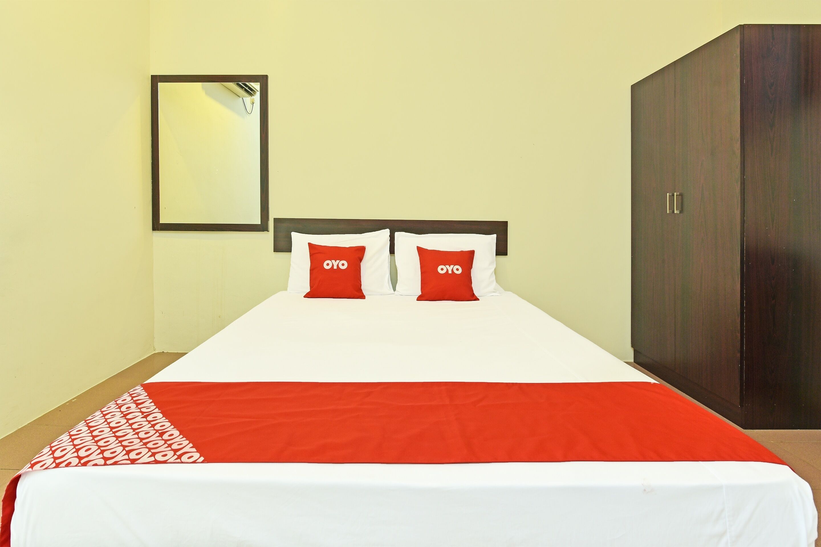 Deluxe Double Room | Free WiFi, bed sheets