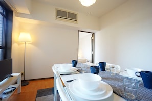 Apartment | Essbereich im Zimmer