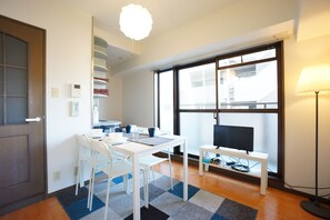 Appartement | Repas dans la chambre