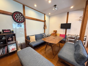 3 ห้องนอน, ผ้านวมขนเป็ด, เตียงเมมโมรีโฟม, เตารีด/โต๊ะรีดผ้า