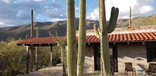 New listing! Cozy casita with breathtaking views of Mt Lemmon