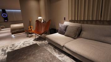 3 habitaciones, camas con efecto memoria y wifi gratis