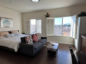 1 bedroom, desk, iron/ironing board, free WiFi