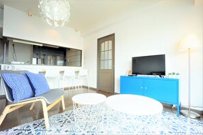 Apartment | Wohnbereich | Flachbildfernseher