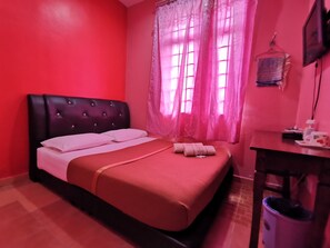 Standard Double Room | Free WiFi, bed sheets