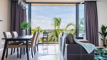 Apartamento Deluxe, 2 habitaciones | Balcón