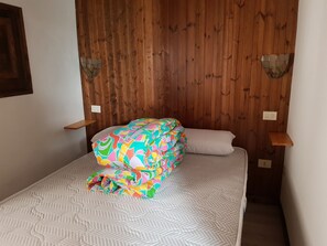 4 Schlafzimmer, Bügeleisen/Bügelbrett, Bettwäsche