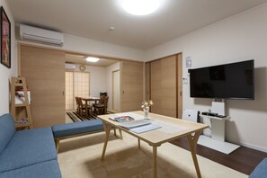 Private Vacation Home | Living area | Flat-screen TV