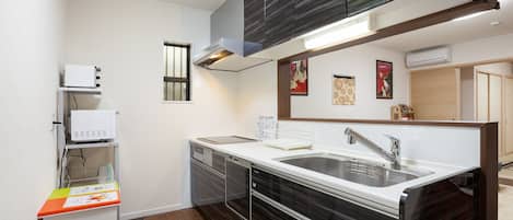 Private Vacation Home | Private kitchenette