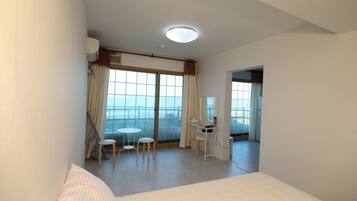 Junior Suite (Open) | Free WiFi