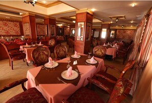 Daily continental breakfast for a fee - Moon Plaza Hotel (Manama)