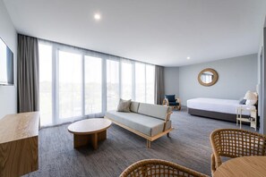 Ropa de cama de alta calidad, colchones con pillow-top y escritorio 