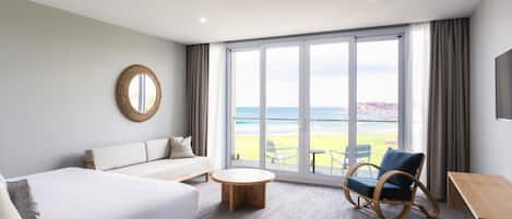 1 bedroom, premium bedding, pillowtop beds, desk