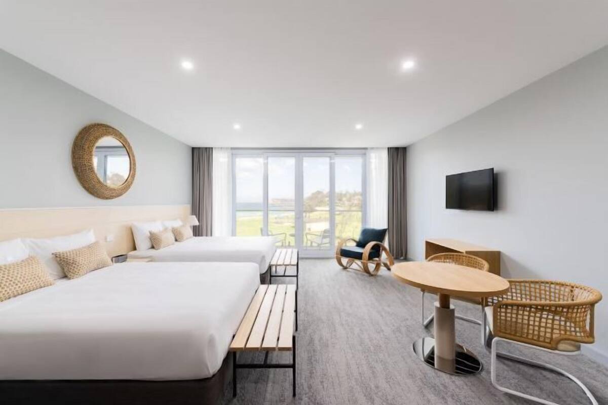 1 bedroom, premium bedding, pillow-top beds, desk