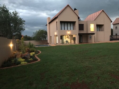 Spacious villa in a tranquil estate on the shore of the famous Hartbeepoort dam