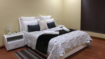 4 makuuhuonetta, silitysrauta/-lauta, Wi-Fi, vuodevaatteet