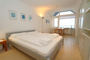 Unclassified image, 2 of 16, button - House by the sea 158 WB with sea view (Sylt)