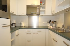 Fridge, microwave