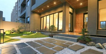 Entrada al alojamiento