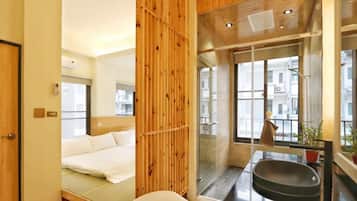 Quadruple Room, 1 Bedroom, Non Smoking, Terrace | Bathroom | Shower, hydromassage showerhead, hair dryer, towels