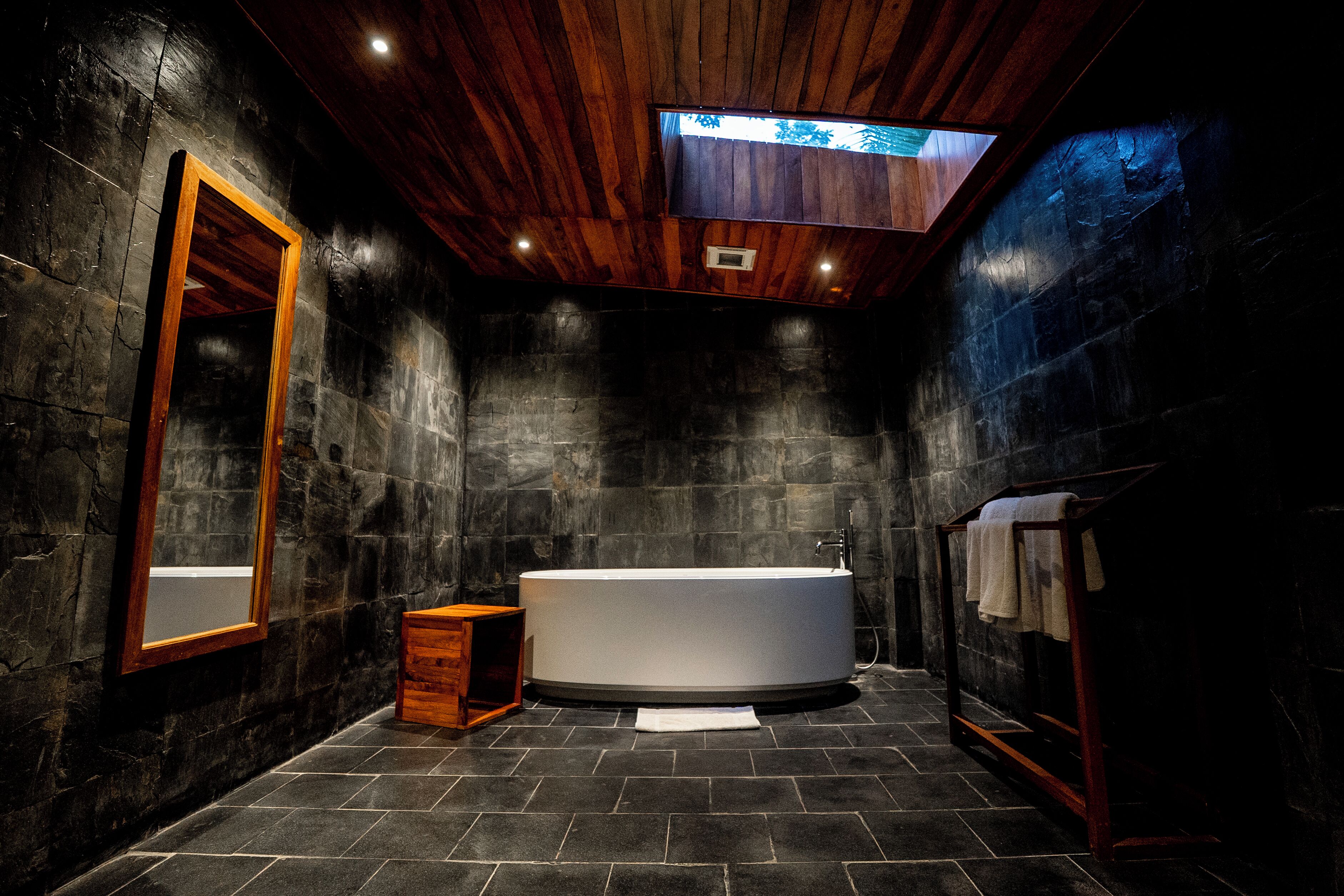 De Belle Villa | 浴室 | 免費盥洗用品、吹風機、拖鞋、毛巾