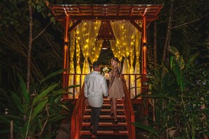 Pariskuntien ruokailu