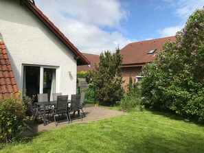 Outdoor dining - House Deichblick 2, Germany (Wangerland)