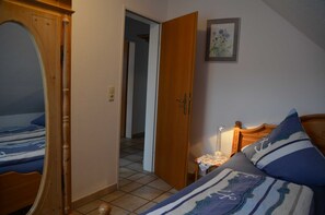 3 bedrooms, iron/ironing board, travel cot, WiFi