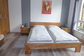1 chambre, lit parapluie, Wi-Fi, draps fournis