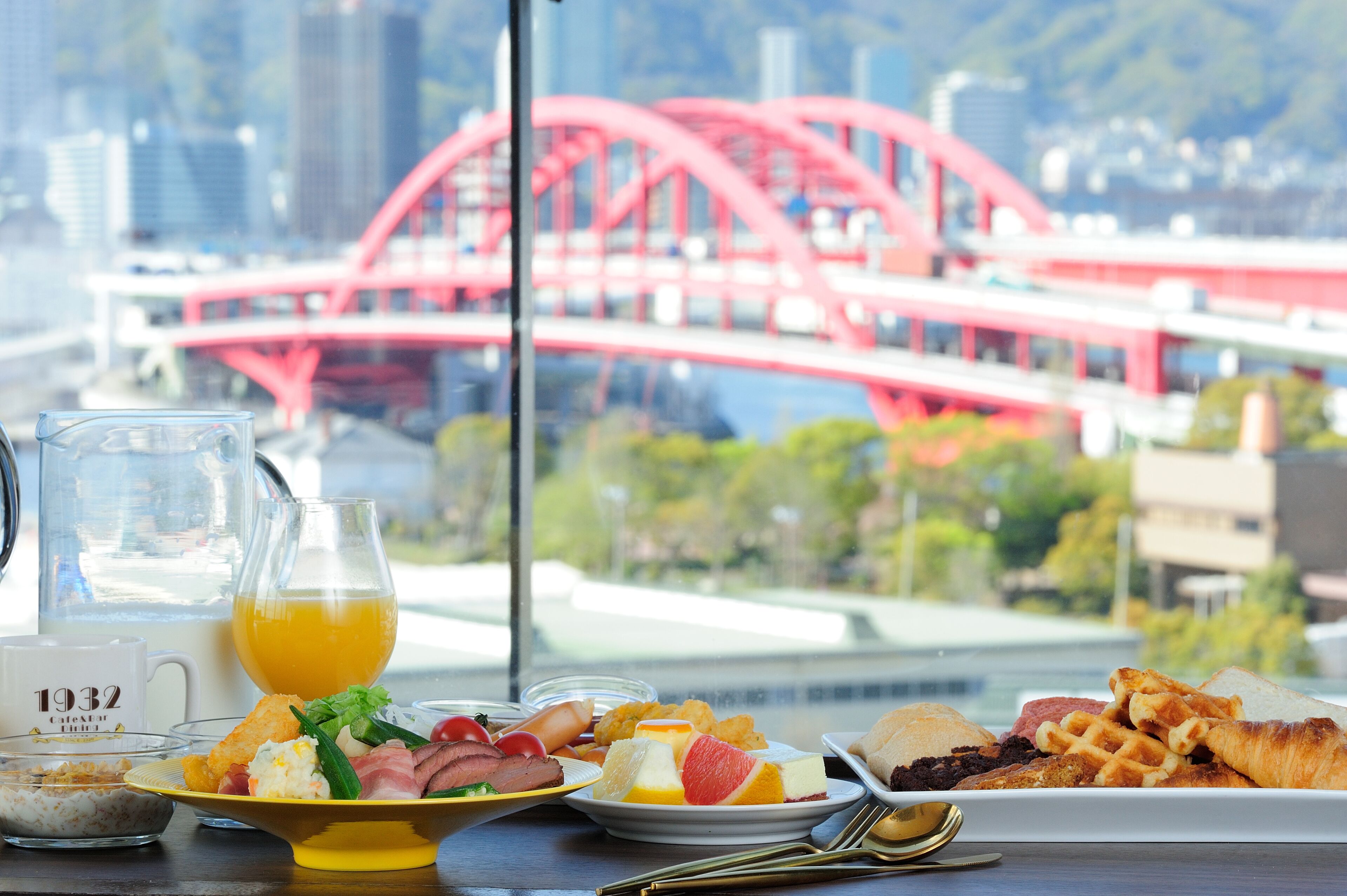 daily buffet breakfast (jpy 2750 per person)
