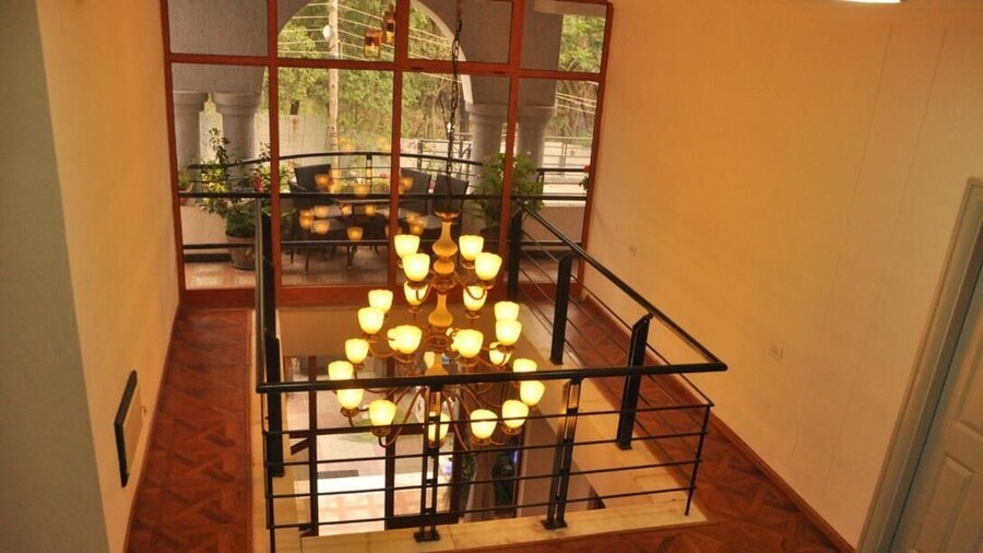 Inn of the Four Sisters