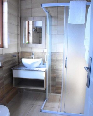 Free toiletries, towels, soap, shampoo - Inn of the Four Sisters (Gondar)