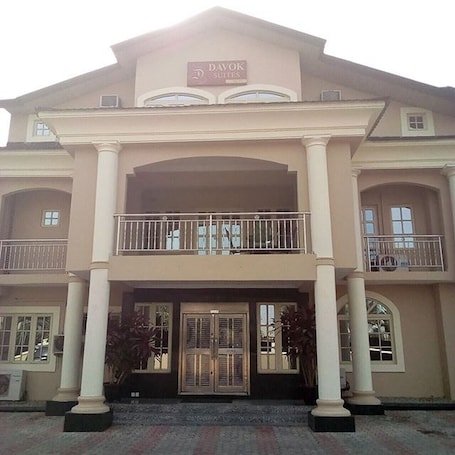 Front of property. Davok Suites Uyo