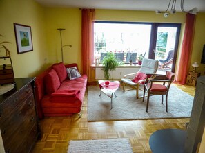 テレビ、暖炉、ステレオ