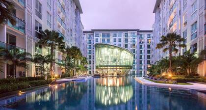 Luxury One Bedroom Condo with Pool View @ City Center Residence Pattaya