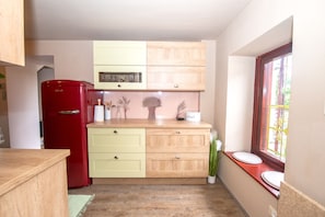 Comfort Duplex | Private kitchen | Full-size fridge, oven, stovetop, dishwasher - Bovecation House (Bovec)