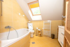 Comfort Duplex | Bathroom