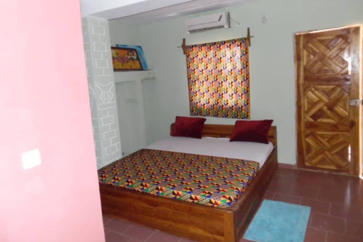 Desk, blackout curtains, free WiFi, bed sheets