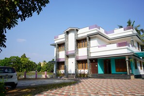 Exterior - River Point Luxury Inn (Athani)