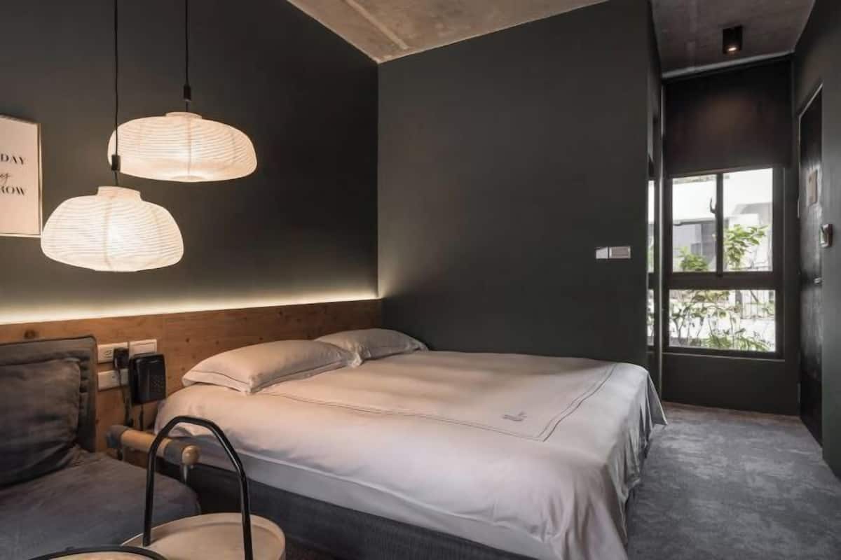 1 soveværelse, individuelt design, individuel indretning, skrivebord