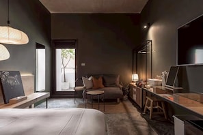 Trang trí khác biệt, trang bị nội thất với thiết kế riêng biệt, bàn 