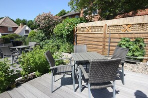 屋外ダイニングエリア