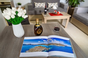 Superior Apartment, Private Pool | Living area