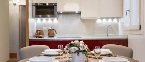 Apartment, 2 Bedrooms | Private kitchenette
