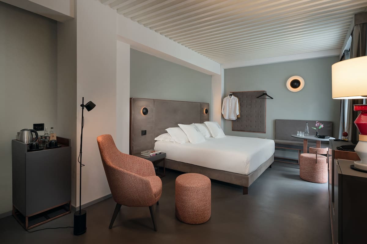 Romantic Studio Suite