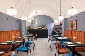 Free daily buffet breakfast - Vis Urban Suites & Spa (Bari)