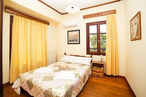 7 bedrooms, iron/ironing board, free WiFi, bed sheets