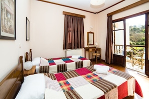 Vila, beberapa kamar, kolam renang pribadi | 7 kamar tidur, setrika/meja setrika, Wi-Fi gratis, dan seprai linen